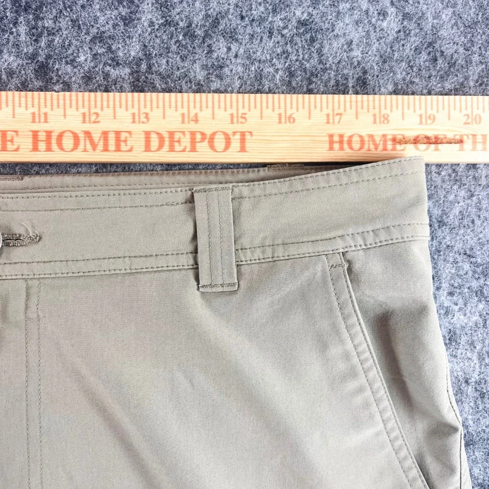 Columbia Khaki Chino Shorts Mens 36 Omni-Shield Hiking Cargo Fishing Outdoor Tan